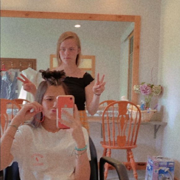 Meet your Posher, Tori - Picture 1 of 1